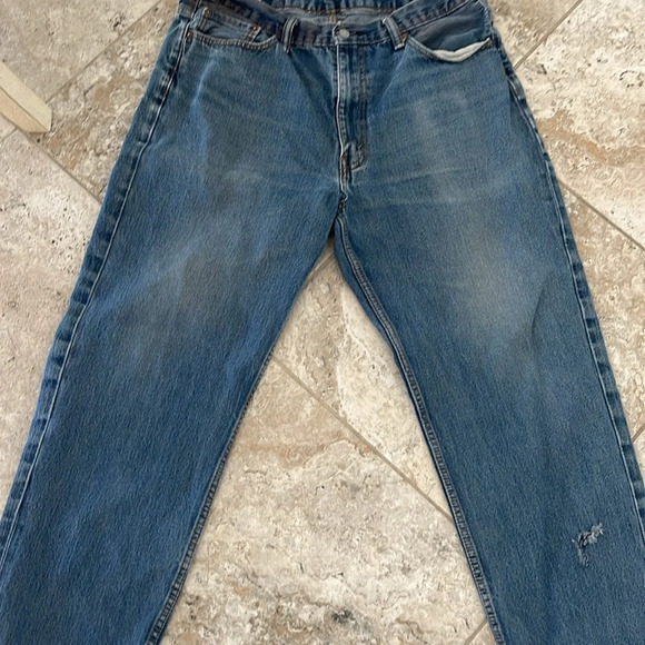 Levi’s 2 pair bundle mens size 38 x30 relaxed fit light  medium wash - Picture 3 of 17